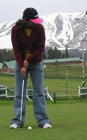 Kashmir Golf Escape Fairways Amidst Himalayan Majesty